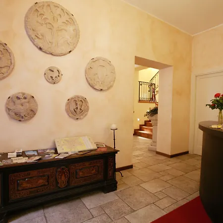 La Valletta Relais 3* Бергамо