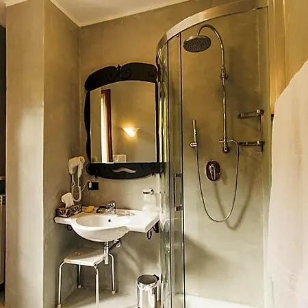 Отель La Valletta Relais 3*