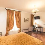 Hotel La Valletta Relais 3*