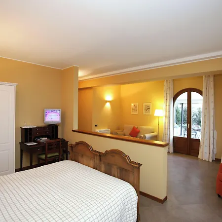 La Valletta Relais 3* Бергамо